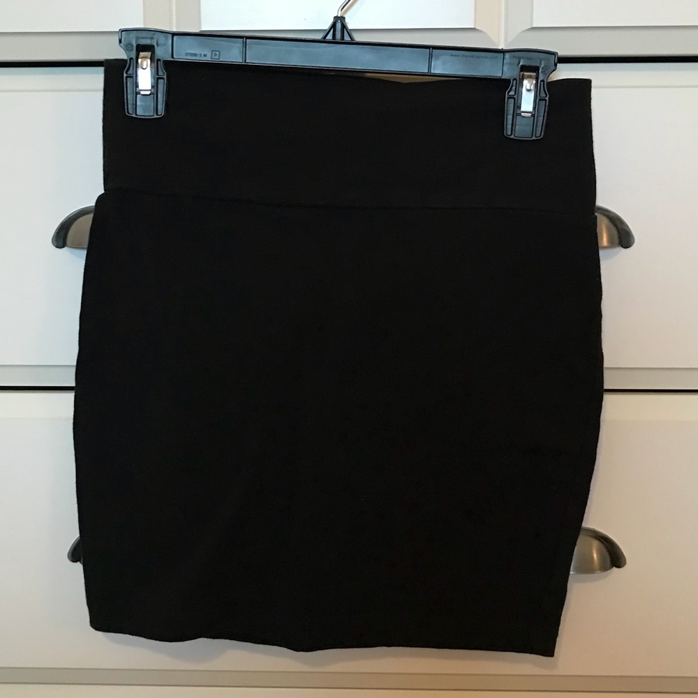 Black bodycon mini skirt